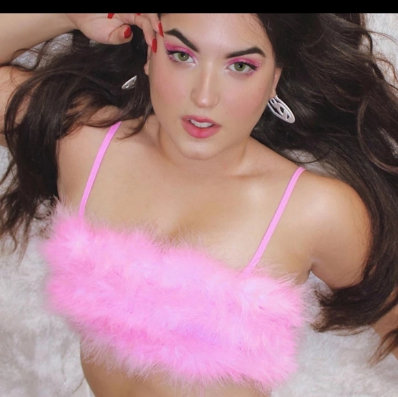 Pink feather crop top - Picture 2 of 14